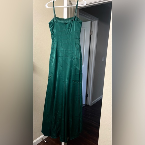 Emerald green gown/dress - Picture 3 of 13